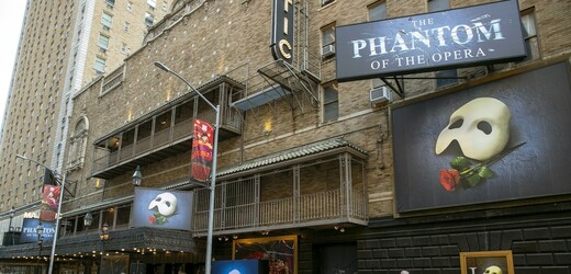 Muzikál Fantom Opery se loni po 35 letech rozloučil s Broadwayí 
